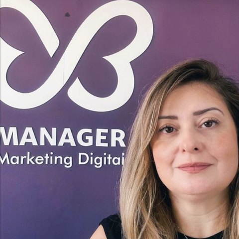 Aluna Vivendo de Site